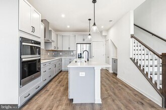 19705 Misty Moss Sq in Ashburn, VA - Building Photo - Building Photo