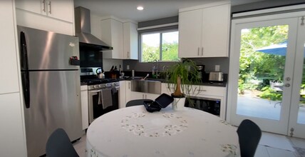 11852 Menlo Ave in Los Angeles, CA - Building Photo - Building Photo