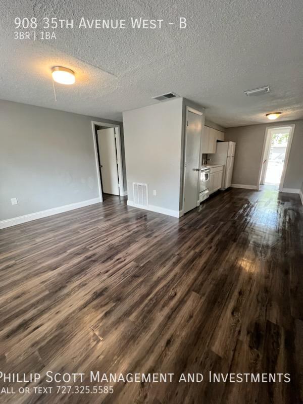 908 35th Ave W-Unit -B in Bradenton, FL - Building Photo - Building Photo