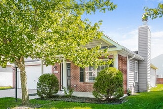 19516 Prairie Crossing Dr in Noblesville, IN - Building Photo - Building Photo