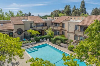 Oxford Gardens in Fremont, CA - Foto de edificio - Building Photo
