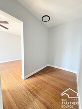 6226 S Western Ave, Unit 306 in Chicago, IL - Foto de edificio - Building Photo