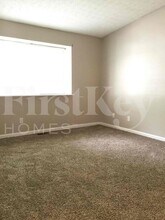 274 Meadow Glen Dr in Avon, IN - Building Photo - Building Photo