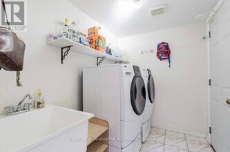 1640 Sarasota Crescent in Oshawa, ON - Building Photo - Building Photo