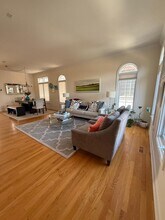 2007 Alta Vista Ct in Naperville, IL - Building Photo - Building Photo