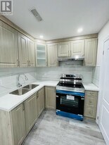44 Enford Cres in Brampton, ON - Building Photo
