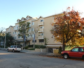 Regency Square Apartments in North Hollywood, CA - Building Photo - Building Photo