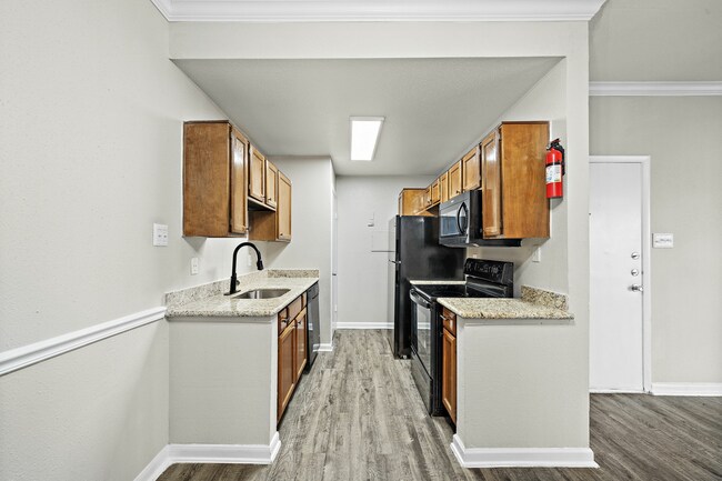 17200 N Gessner Rd in Houston, TX - Building Photo - Building Photo