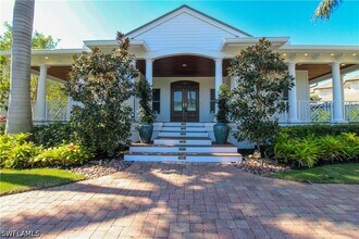 2150 Marina Dr in Naples, FL - Building Photo - Building Photo