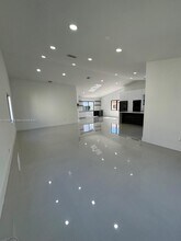 1205 Wallace St in Coral Gables, FL - Building Photo - Building Photo