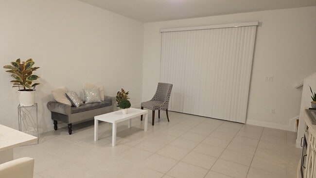 512 Rivergrass St in Port St. Lucie, FL - Building Photo - Building Photo