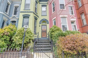 321 F St NE in Washington, DC - Building Photo