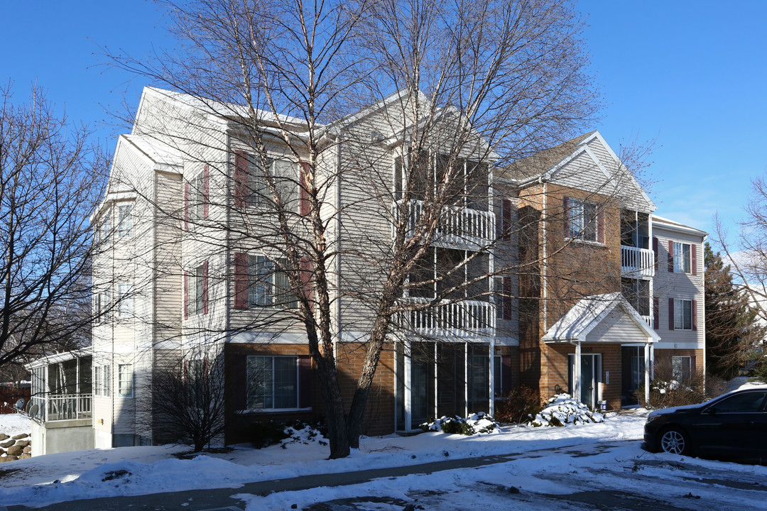 Valley Crossing in Madison, WI - Building Photo