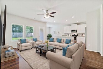 2274 Strong Horse Dr in Conroe, TX - Building Photo - Building Photo