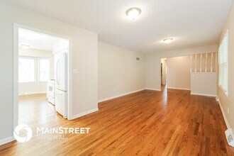 410 N E Sharon St in Lee's Summit, MO - Building Photo - Building Photo