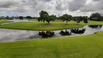 4539 Luxemburg Ct in Greenacres, FL - Building Photo