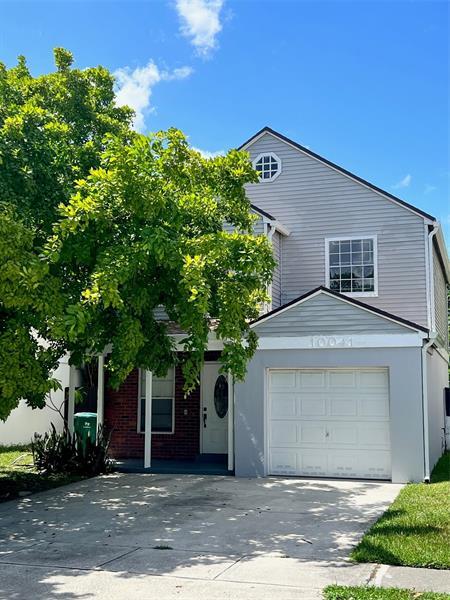 10041 Loquat St in Miramar, FL - Foto de edificio