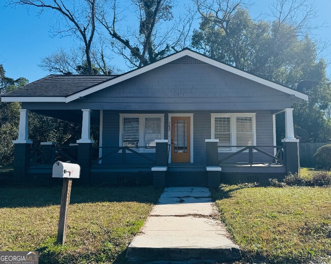 property at 1433 Mary St