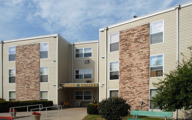 property at 601 N Monroe St