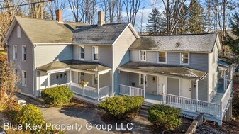 77 Dunne Ave in Canton, CT - Building Photo
