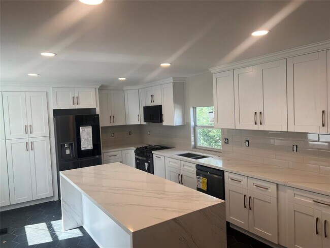 3132 Oakdale St in Houston, TX - Building Photo - Building Photo