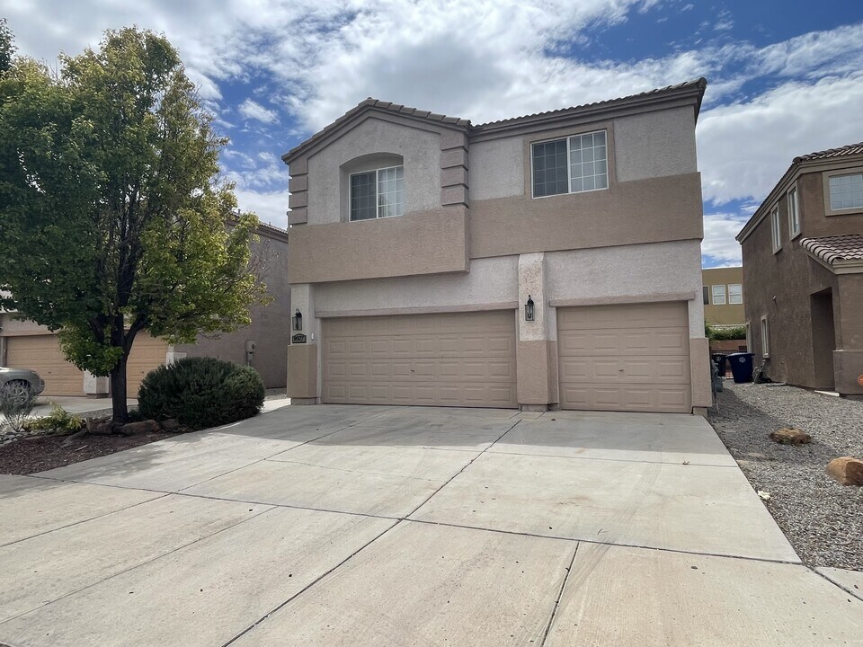 8927 Balsam Glade Rd NW in Albuquerque, NM - Building Photo