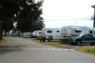 Cottonwood Mobile Home Park in Puyallup, WA - Building Photo - Building Photo