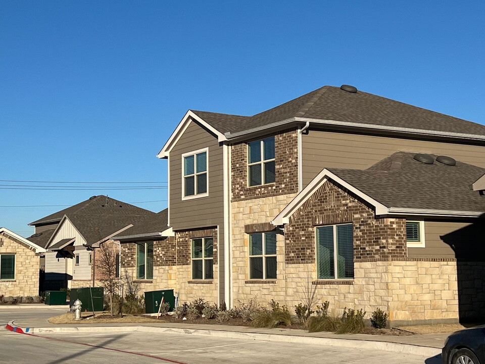 014 Buddy Hayes Blvd in Anna, TX - Foto de edificio