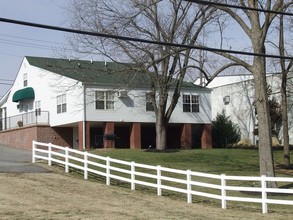 South Cannon Apartments in Shelbyville, TN - Building Photo - Building Photo