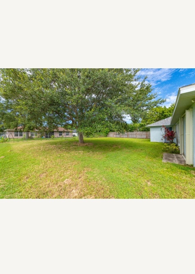2826 SW Ann Arbor Rd in Port St. Lucie, FL - Building Photo - Building Photo