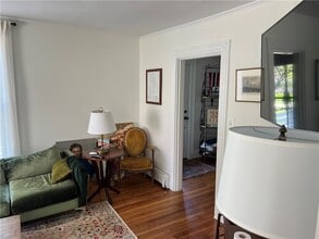400 Paradise Ave in Middletown, RI - Building Photo - Building Photo