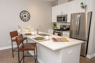 The Residence at the Glen Town Center in Glenview, IL - Building Photo - Building Photo