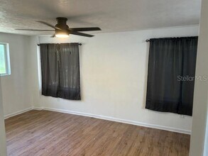 814 NE 7th Pl in Gainesville, FL - Building Photo - Building Photo