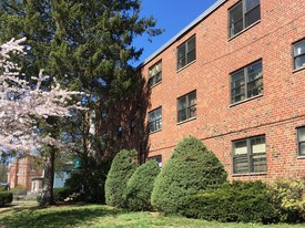 48 Evergreen Ave Apartments