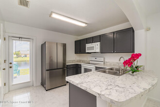 1165 Luminary Cir in Melbourne, FL - Foto de edificio - Building Photo