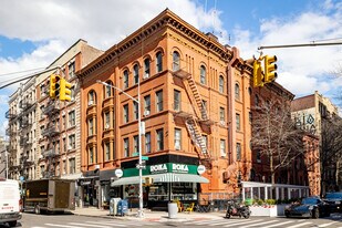 347 Bedford Ave in Brooklyn, NY - Building Photo