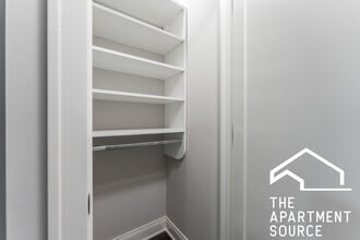 640 W Wrightwood Ave, Unit 107 in Chicago, IL - Building Photo - Building Photo