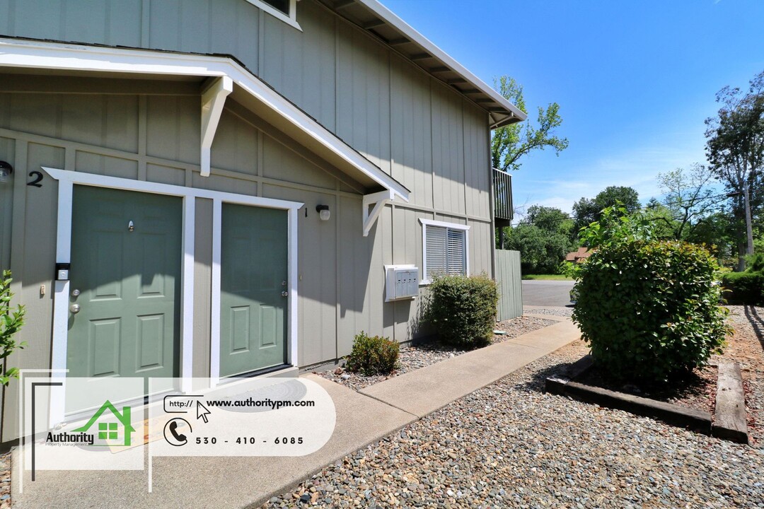 2230 Howard St, Unit Unit 1 in Anderson, CA - Building Photo
