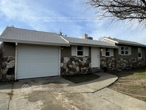 3096 Yellowstone Ln in Sacramento, CA - Building Photo - Building Photo