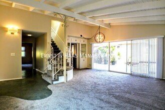 3700 Weston Pl in Long Beach, CA - Building Photo - Building Photo