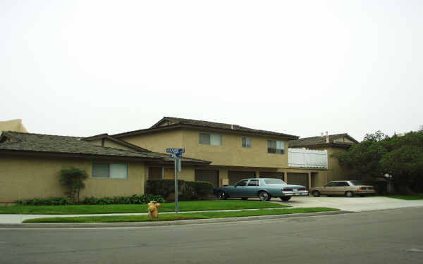 16631 Lynn St in Huntington Beach, CA - Building Photo - Building Photo