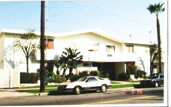 9211 National Blvd in Los Angeles, CA - Building Photo - Building Photo