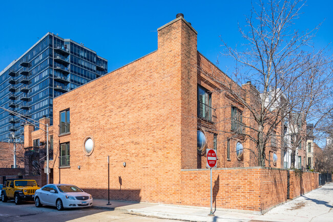 1300 N La Salle Dr in Chicago, IL - Building Photo - Building Photo