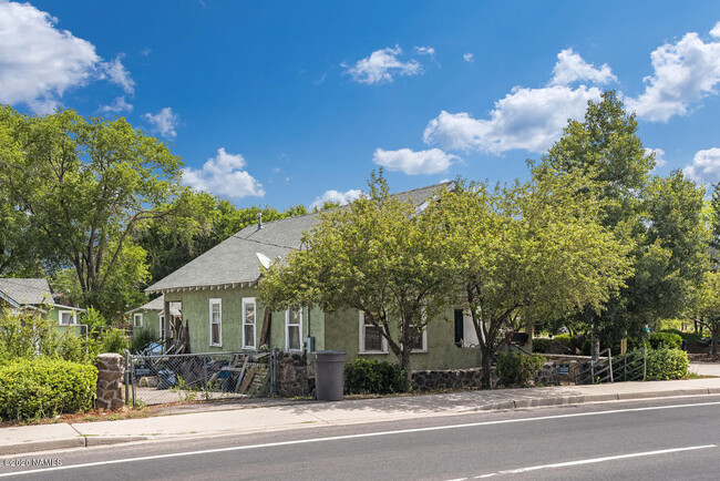 122 E Butler Ave in Flagstaff, AZ - Building Photo - Building Photo