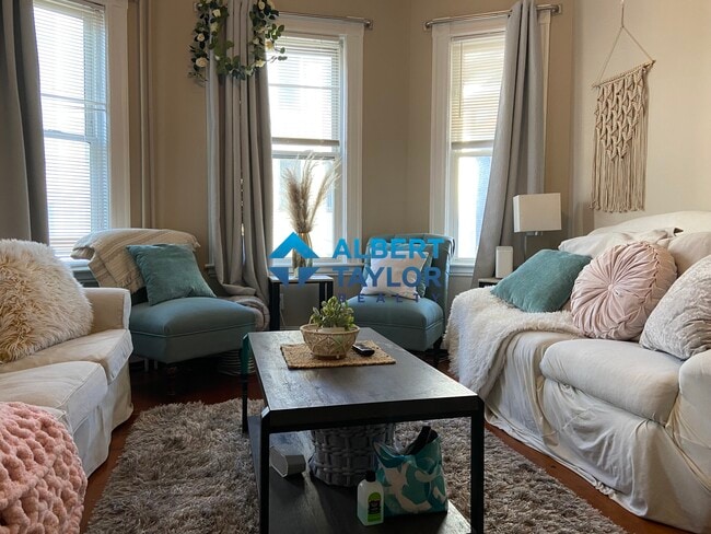 8 Sunset St, Unit 1 in Boston, MA - Building Photo - Building Photo