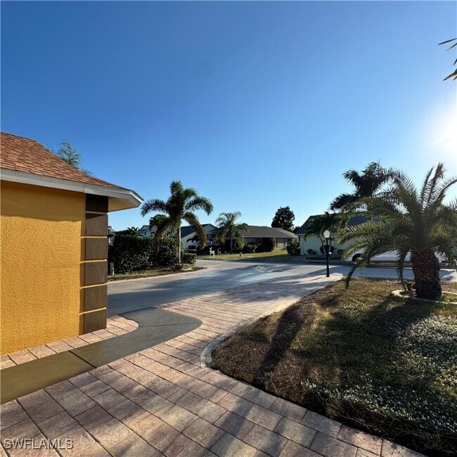 17771 Castle Harbor Dr in Ft. Myers, FL - Building Photo - Building Photo
