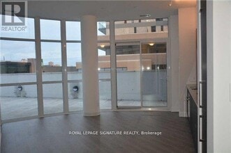 99 The Donway W in Toronto, ON - Building Photo - Building Photo