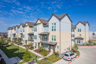 Livano Pflugerville in Pflugerville, TX - Foto de edificio - Building Photo