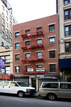 135 W 28th St in New York, NY - Foto de edificio - Building Photo