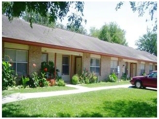 La Sombra Apartments in Donna, TX - Foto de edificio